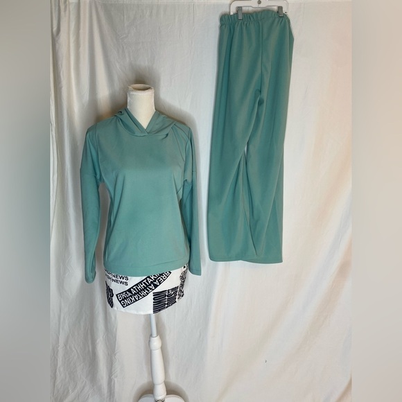 Women modest two piece hooded shirt with pants color mint size 1 ( fits M-L) - Picture 2 of 10